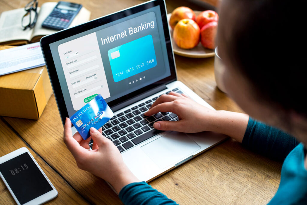usuario comprando en ecommerce